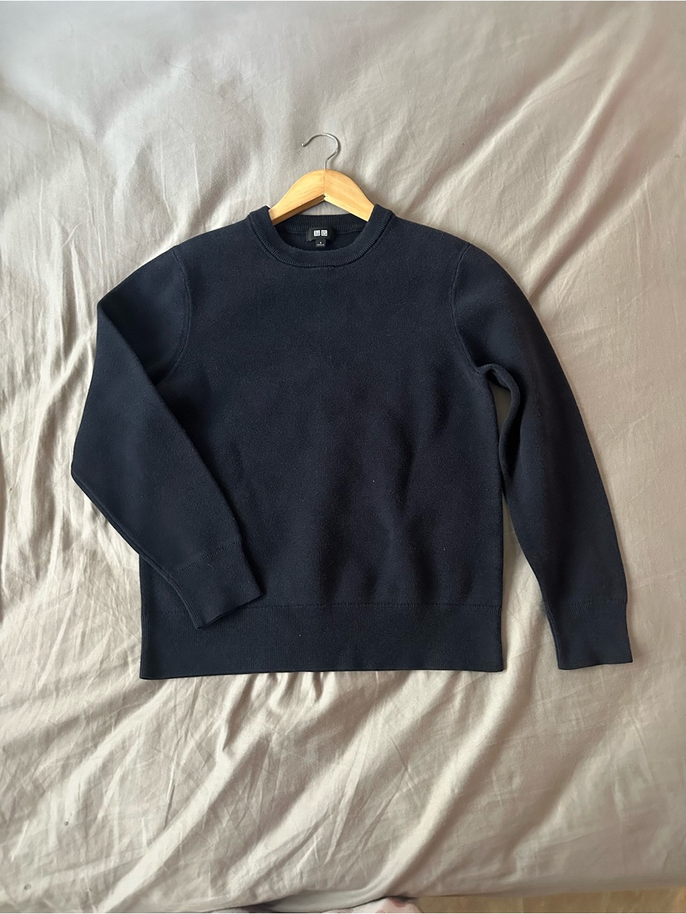 Uniqlo Unisex Navy Crewneck Sweater
